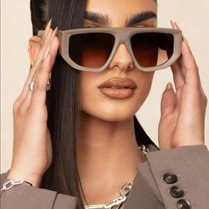 DEZI Backtrack Sunglasses in Stone
